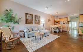 Southern Charmer-Historic District Downtown-Front Porch-Walk Score 90!!-Private Parking-1 Minute To Forsyth Park
